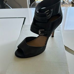 Very comfortable coach shoes 3 1/2 heel color slate